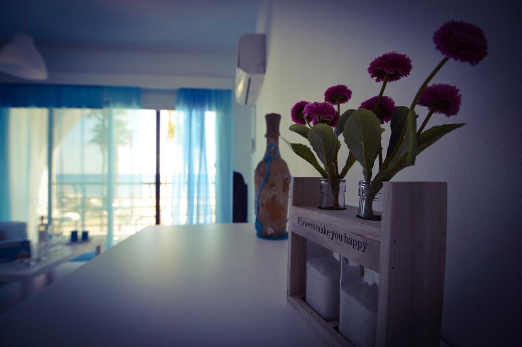 Krasas Beach Apartment Rentals ลาร์นาคา ห้อง รูปภาพ