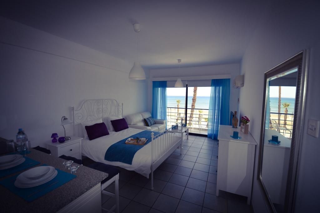 Krasas Beach Apartment Rentals ลาร์นาคา ห้อง รูปภาพ